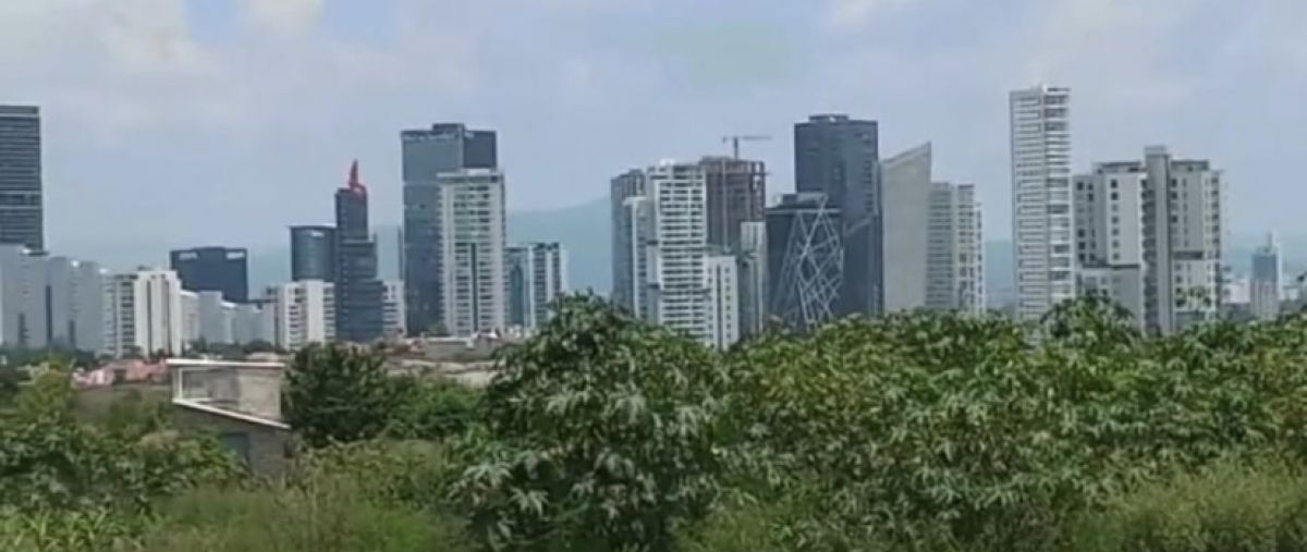 Terreno Habitacional En Av Universidad Vs Av Juan Propiedades