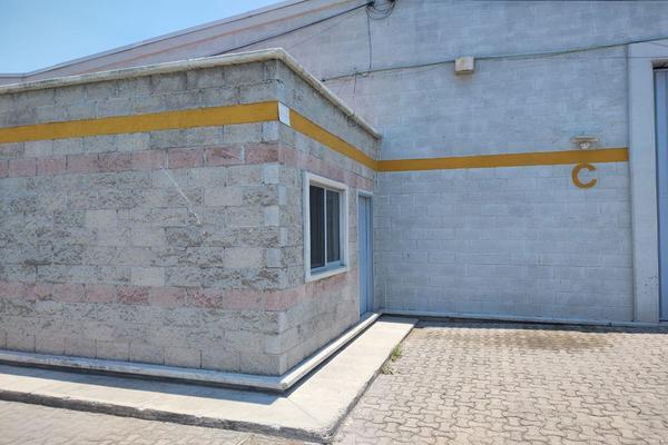 Bodega En Avenida Paseo De La Constituci San Propiedades