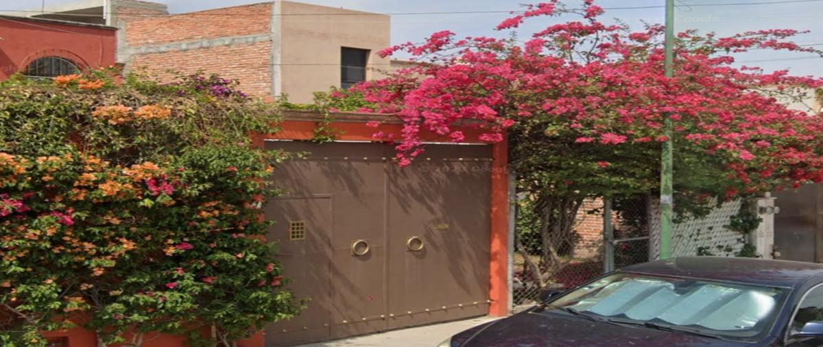 Casa en Calle San Juan Bautista, Jardines del Bos... - Propiedades.com