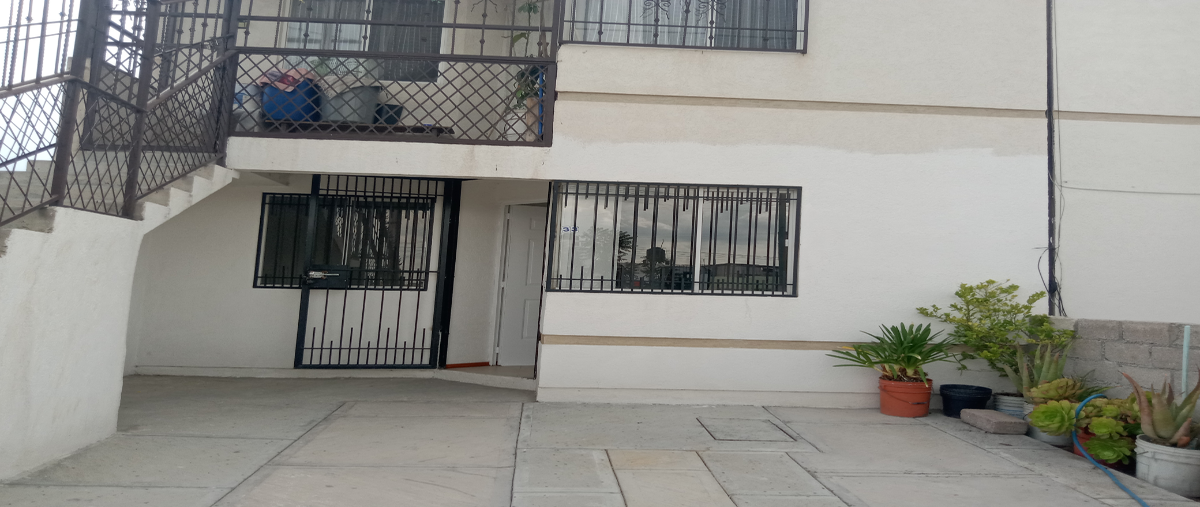 Casa en Av. Juan Pablo, Villa los Milagros, Hidal...