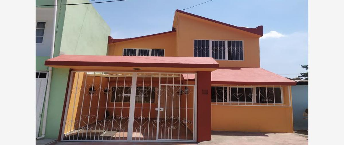 Casa en Av Santa Elena 107, Rincón de San Lorenzo... 