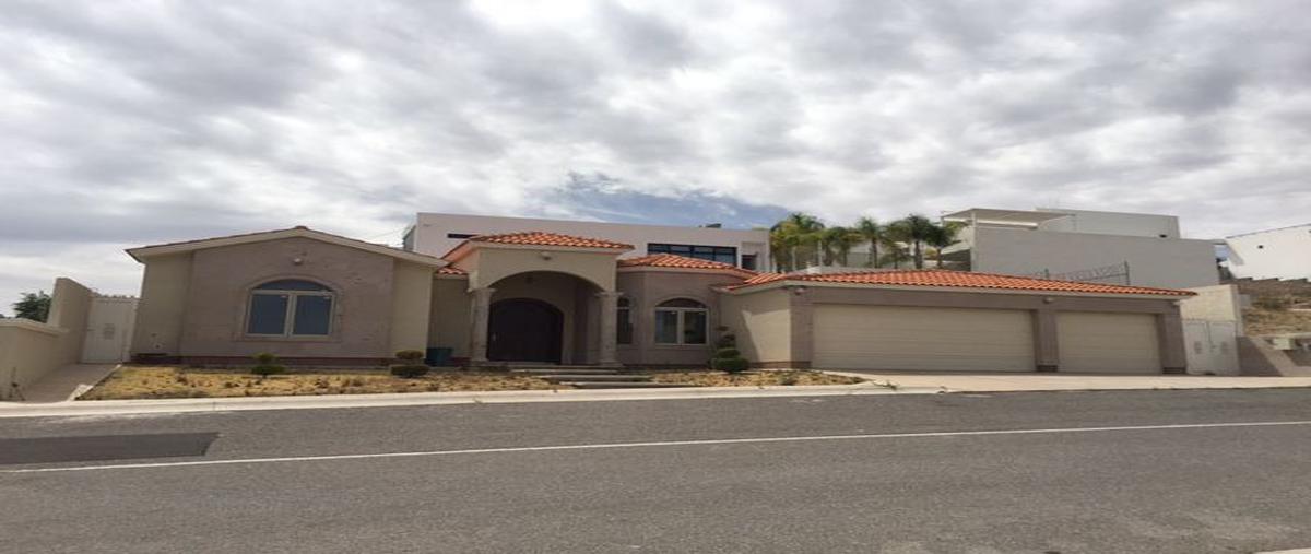 Casa en Av. Tomás Valles Vivar, Fuentes del Valle...