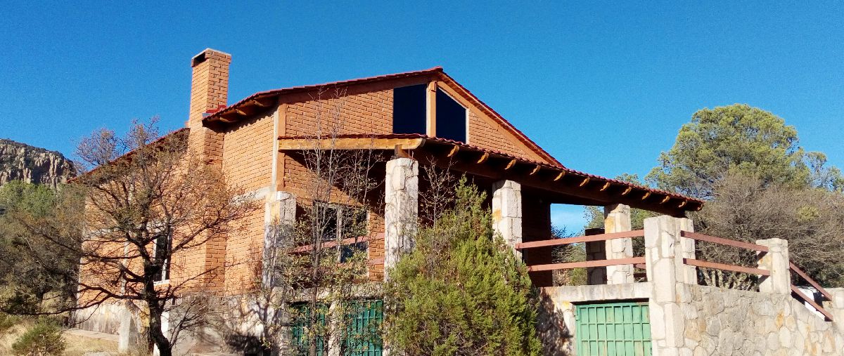 Casa en Los Lirios, Majalca, Chihuahua en Venta I... 