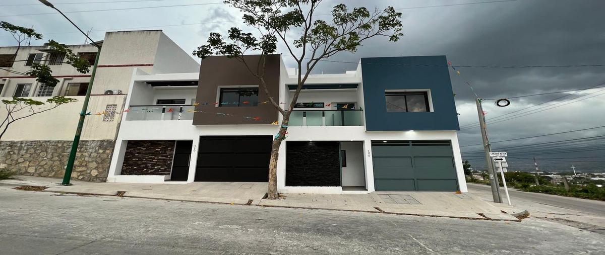 Casa en Blvd. Angel Albino Corzo, Azteca, Chiapas...