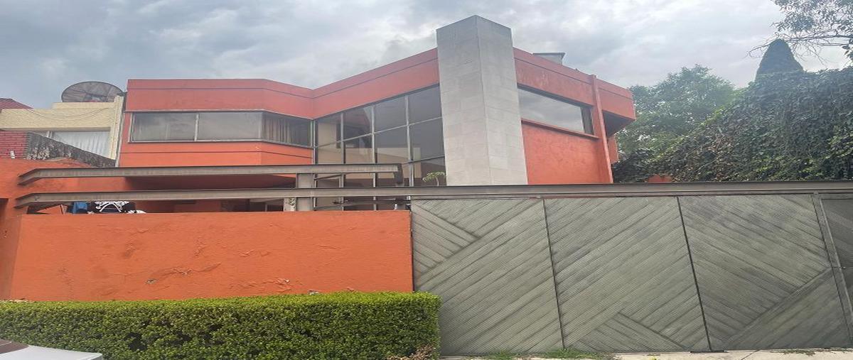 Casa en Cerrada de Medicina, Lomas Anáhuac, Méxic... 