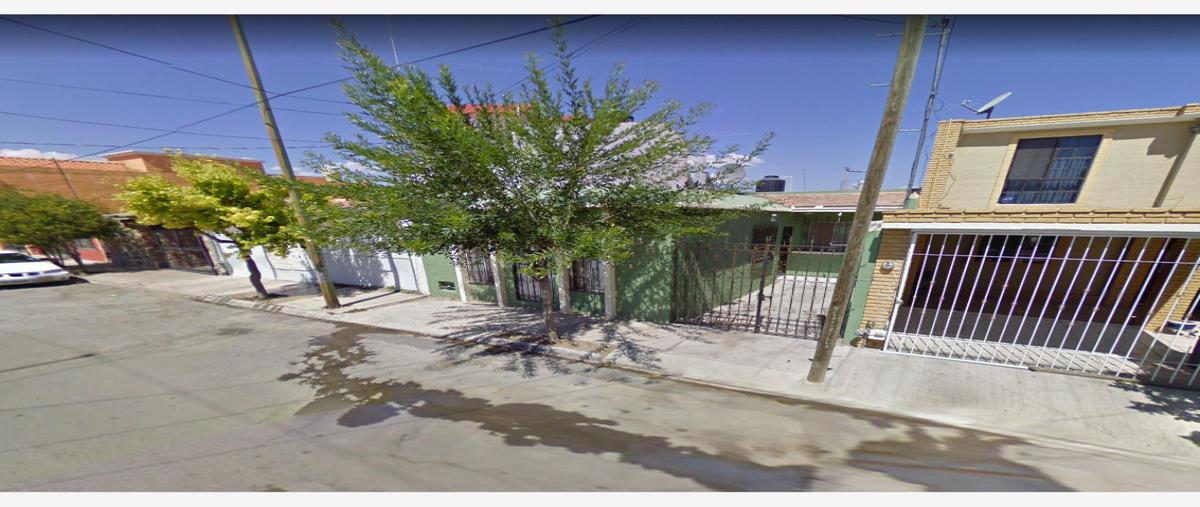 Casa en ESCUDOS, Jardines Coloniales, Coahuila en...