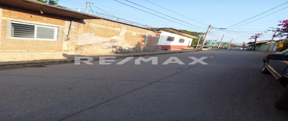 Casa en Leona Vicario, Huetamo de Núñez Centro, M...