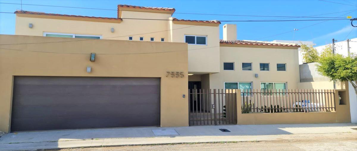 Casa en Paseo del Acueducto, El Valle, Baja Calif... 