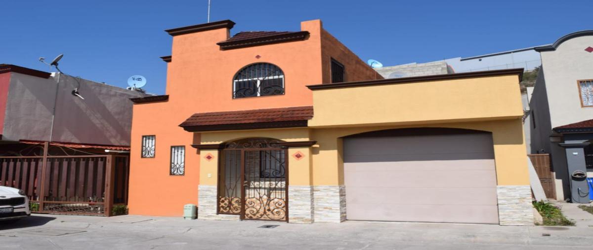 Casa en Priv. Roble, Jardines del Lago, Baja Cali... 