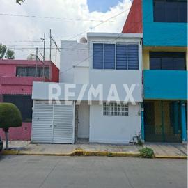 Foto de casa en venta en alamo , valle de los pinos 1ra sección, tlalnepantla de baz, méxico, 0 No. 01