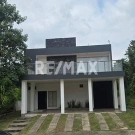 Foto de casa en venta en altozano , coronel traconis (guerrero 3ra. sección), centro, tabasco, 0 No. 01