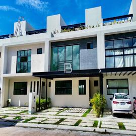 Foto de casa en venta en  , arbolada, benito juárez, quintana roo, 30954948 No. 01