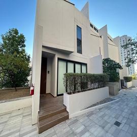 Foto de casa en venta en avenida fundadores , jardín de las torres, monterrey, nuevo león, 0 No. 01