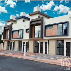 Foto de casa en venta en avenida la rioja , supermanzana 318, benito juárez, quintana roo, 29302351 No. 01