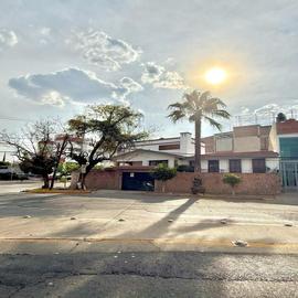Foto de casa en venta en avenida leon , jardines del moral, león, guanajuato, 0 No. 01
