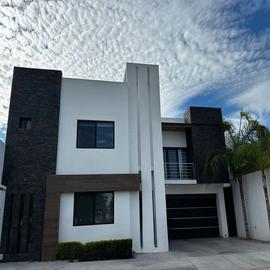 Foto de casa en venta en avenida navarra , la cantera, delicias, chihuahua, 0 No. 01