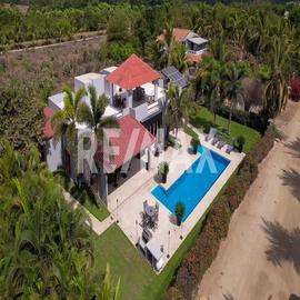 Foto de casa en venta en avenida roma bul , laguna encantada, santa maría colotepec, oaxaca, 30857382 No. 01