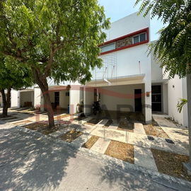 Foto de casa en venta en bosques de los ciruelos , paseo de los bosques, carmen, campeche, 27944324 No. 01