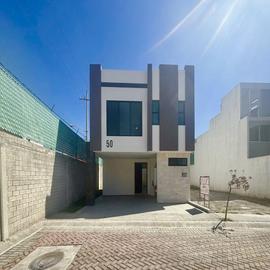 Foto de casa en venta en boulevard san felipe , zona cementos atoyac, puebla, puebla, 28567701 No. 01