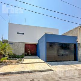 Foto de casa en venta en  , bugambilias, campeche, campeche, 30216409 No. 01