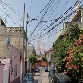Foto de casa en venta en calzada mexico tulyehualco 1577, condominio 30, conjunto tulyehualco - canal de garay 25 , colinas de ecatepec, ecatepec de morelos, méxico, 0 No. 01