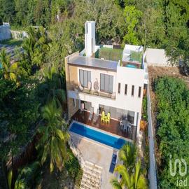 Foto de casa en venta en camino de calderitas - luis echeverria , oxtankah, othón p. blanco, quintana roo, 31112691 No. 01