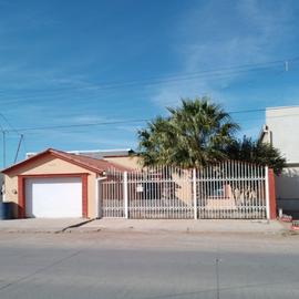 Foto de casa en venta en  , campesina, cuauhtémoc, chihuahua, 0 No. 01