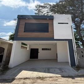 Foto de casa en venta en  , candelario garza, ciudad madero, tamaulipas, 0 No. 01