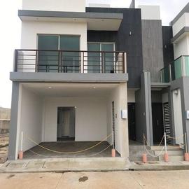 Foto de casa en venta en  , celanese, coatzacoalcos, veracruz de ignacio de la llave, 0 No. 01