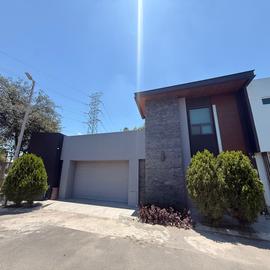 Foto de casa en renta en  , cerradas de santa rosa, apodaca, nuevo león, 0 No. 01