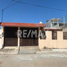 Foto de casa en venta en colonia lázaro cardenas , petrolera, paraíso, tabasco, 0 No. 01