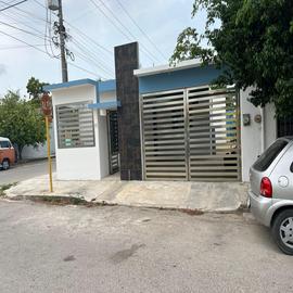 Foto de casa en venta en  , comité proterritorio, othón p. blanco, quintana roo, 0 No. 01