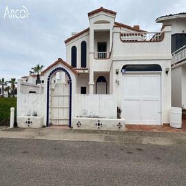 Foto de casa en renta en  , coronel estéban cantú, ensenada, baja california, 0 No. 01