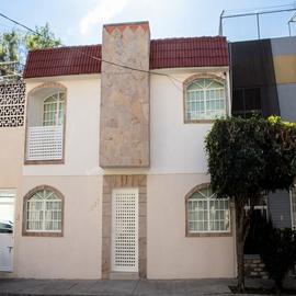 Foto de casa en venta en  , del fresno 2a. sección, guadalajara, jalisco, 30878795 No. 01