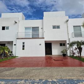 Foto de casa en venta en  , delicias del sur, benito juárez, quintana roo, 0 No. 01