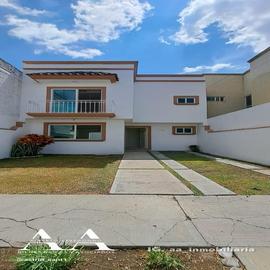Foto de casa en renta en  , el cortijo, irapuato, guanajuato, 27452867 No. 01