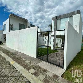 Foto de casa en venta en entre alamedas oriente 94, san agustín de los molinos, atlixco, puebla, 30241941 No. 01