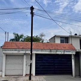 Foto de casa en venta en  , florida, centro, tabasco, 30558718 No. 01