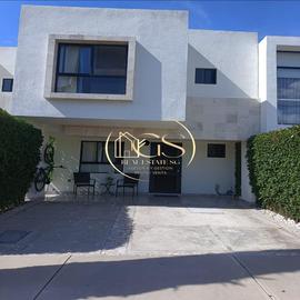 Foto de casa en venta en  , fraccionamiento la cantera, celaya, guanajuato, 30234313 No. 01