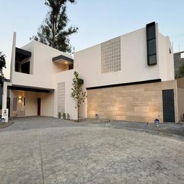 Foto de casa en venta en fraccionamiento pedregal del huajuco santiagon.l. , portales de santiago, santiago, nuevo león, 0 No. 01