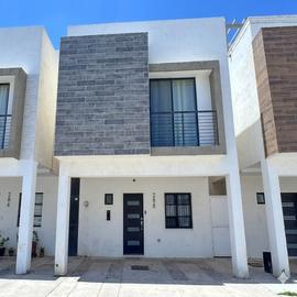 Foto de casa en venta en  , fraccionamiento villas del renacimiento, torreón, coahuila de zaragoza, 31309749 No. 01