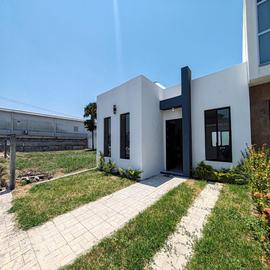 Foto de casa en venta en  , jardines de dos bocas, medellín de bravo, veracruz de ignacio de la llave, 0 No. 01