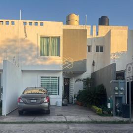 Foto de casa en venta en  , jardines de los reyes, león, guanajuato, 0 No. 01