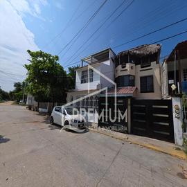 Foto de casa en venta en  , la parota, san pedro mixtepec -dto. 22 -, oaxaca, 0 No. 01