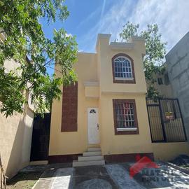 Foto de casa en renta en  , la rosaleda, saltillo, coahuila de zaragoza, 0 No. 01