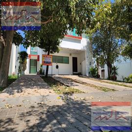 Foto de casa en venta en  , lago del bosque, zamora, michoacán de ocampo, 30853680 No. 01