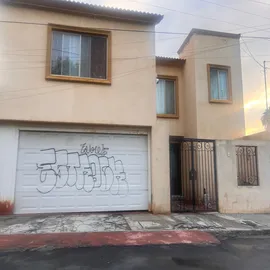 Foto de casa en venta en  , las praderas, saltillo, coahuila de zaragoza, 0 No. 01
