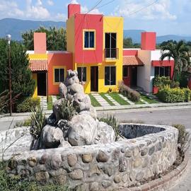 Foto de casa en venta en lazaro cardenas , lázaro cárdenas, zacatepec, morelos, 30166135 No. 01