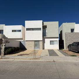 Foto de casa en venta en  , los nogales, cuauhtémoc, chihuahua, 30653240 No. 01