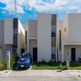 Foto de casa en venta en  , los potreros, chihuahua, chihuahua, 30386377 No. 01